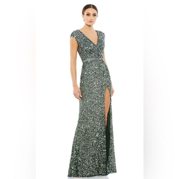 Mac Duggal embellished sequin ombré green sheath long gown size 2